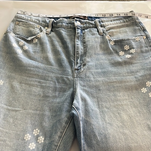Point Sur Denim 11” Kick Out Crop High Rise Size 30 - Picture 4 of 16